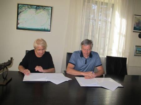 Podpis pogodbe za ureditev javnih sanitarij